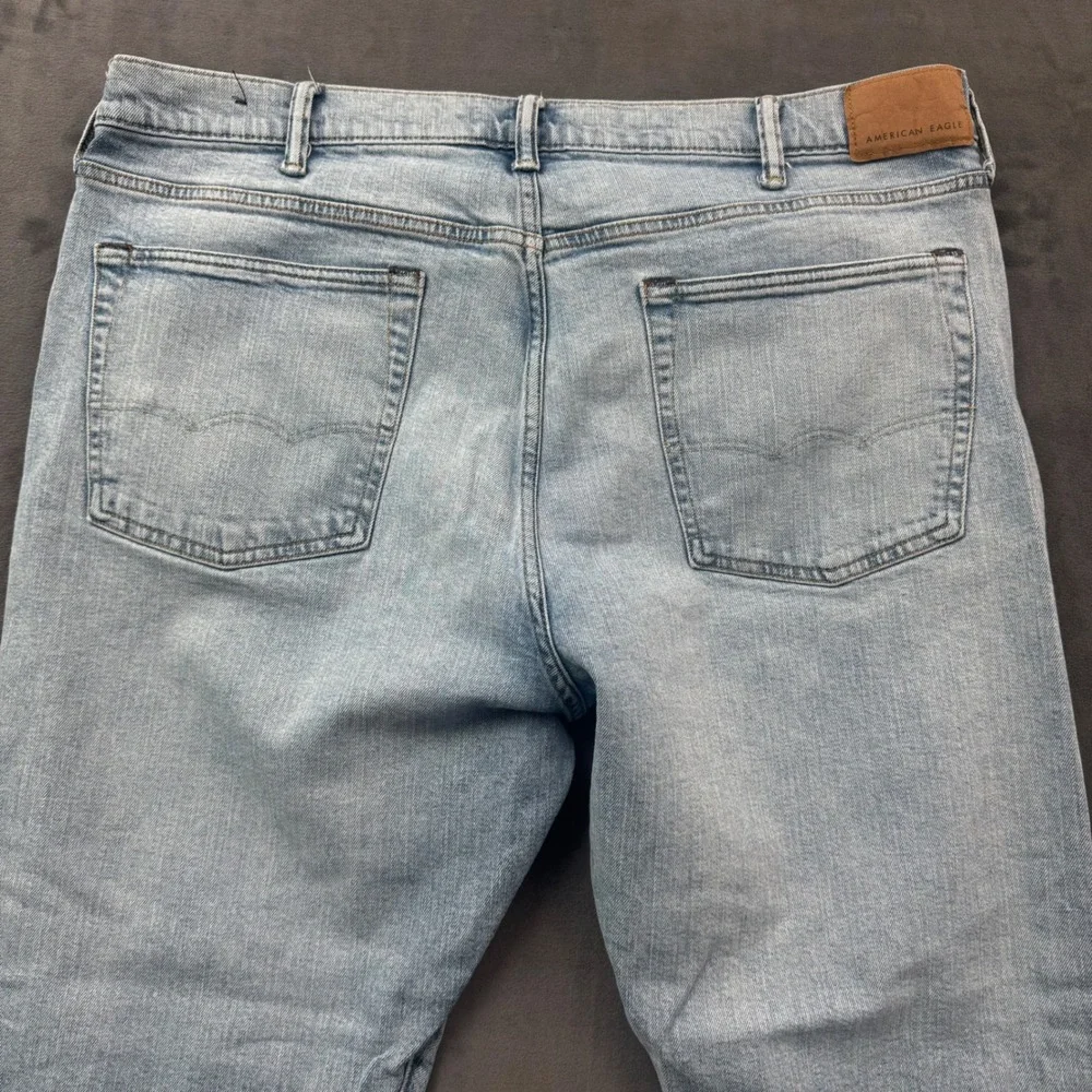 American Eagle Mens Easy Flex Straight Jeans Light Wash Blue 38x30 Denim Pants